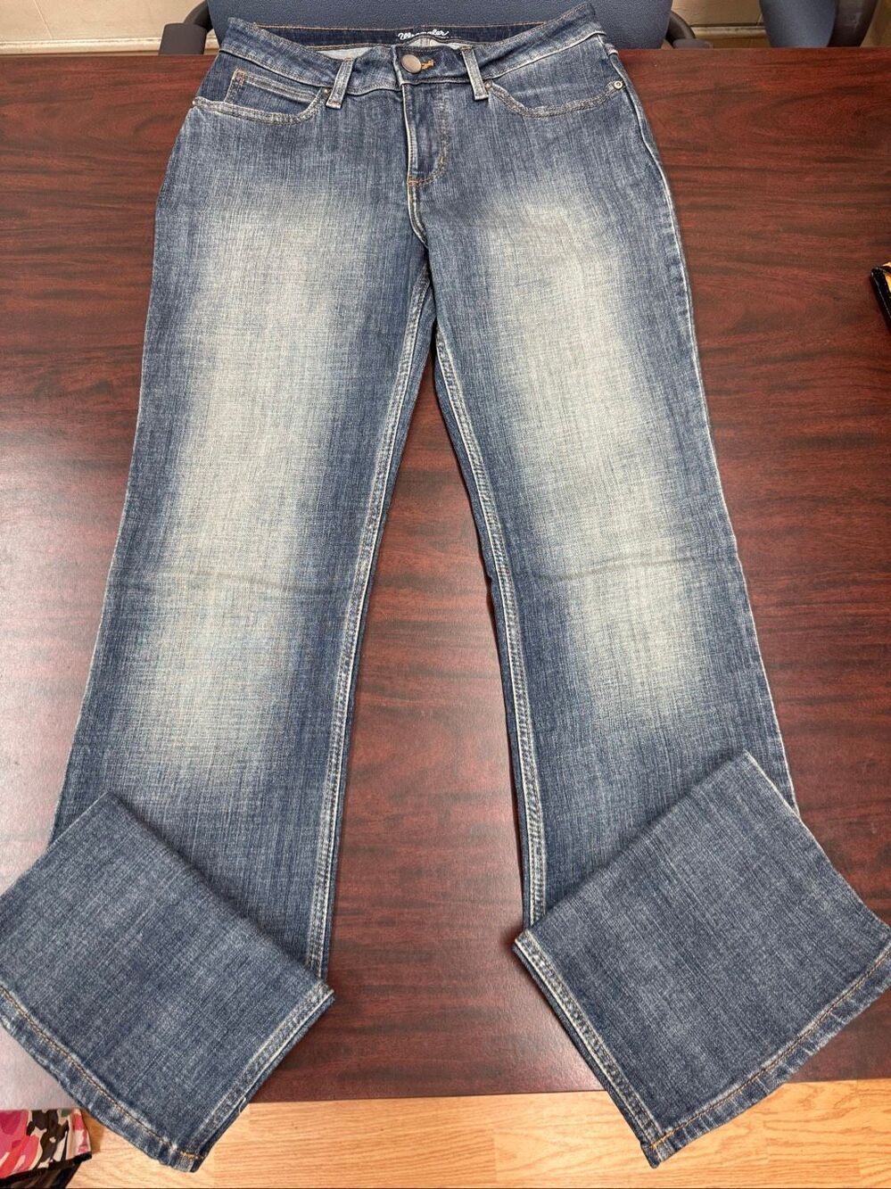 Wrangler Boot Cut Mid Rise Jeans Size 7x32